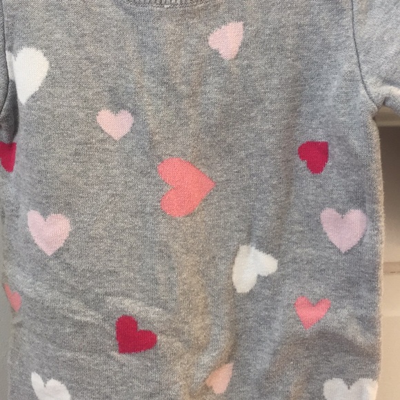 BabyGap grey heart print sweater romper - Picture 3 of 5